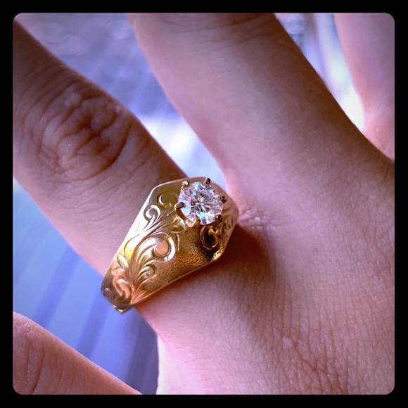 Diamond Ring - Picture 1 of 1